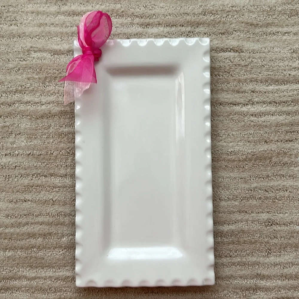 Southern Living Dress Me Up Ribbon Rectangular Platter 13.5 x 7.5 White Scallop